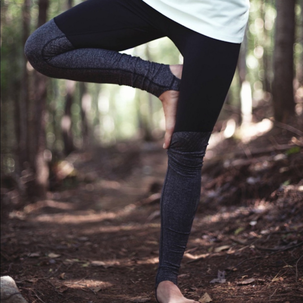 Lululemon Black And Herringbone Stirrup Tights 6 Gem
